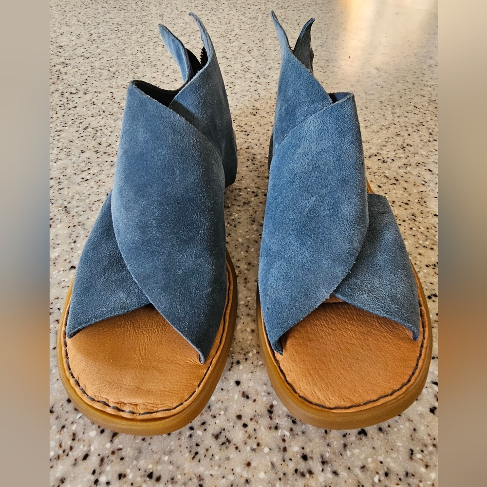 Born suede sandals